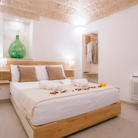 Roal - Apulian Luxury House - Jacuzzi & Semesterbostad *